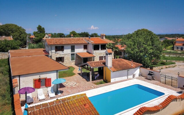 Nice Home in Sisan With Wifi and 7 Bedrooms