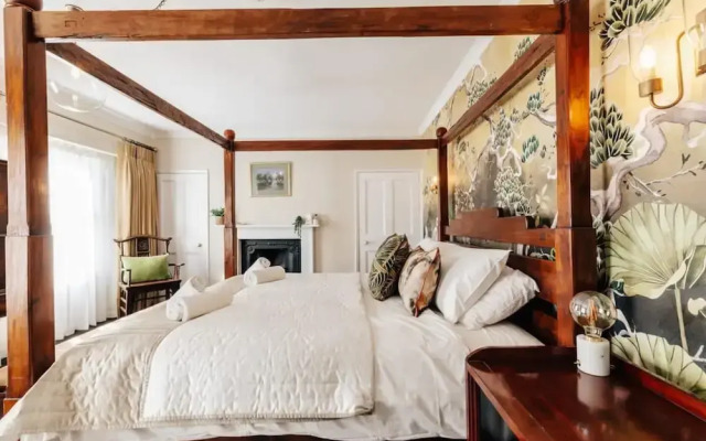 Central Townhouse With Garden Free Parking