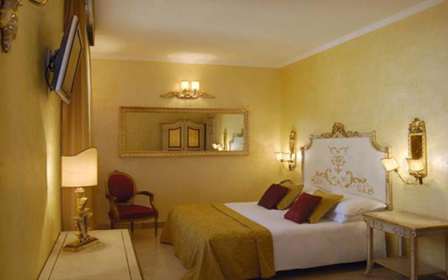 Room Select Via Veneto