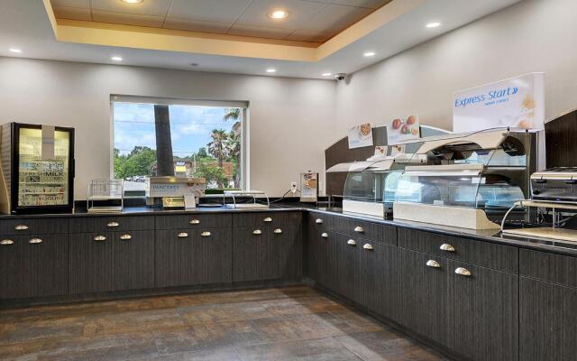 Holiday Inn Express & Suites Gonzales by IHG