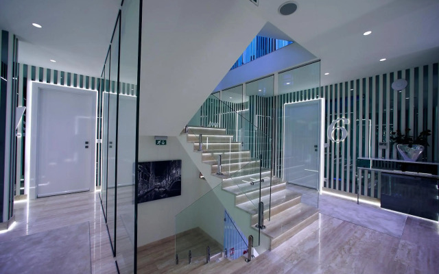 Hotel 9