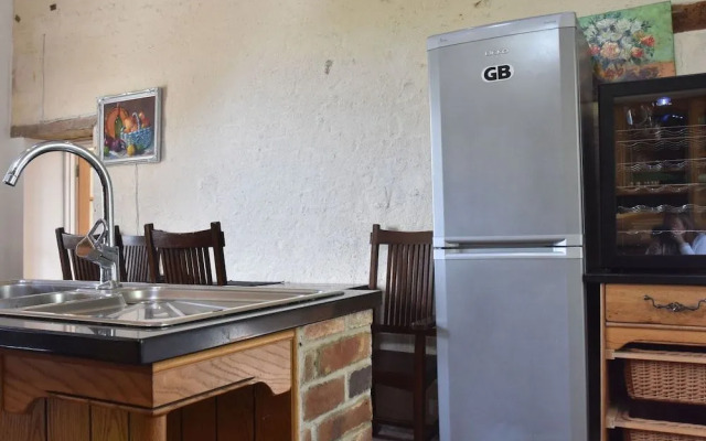 Cozy Mansion in Montreuil-la-cambe With Garden