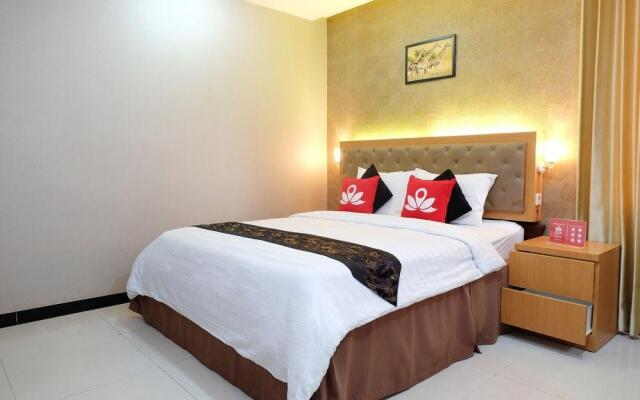 ZEN Rooms Basic D Rainbow near Royal Plaza