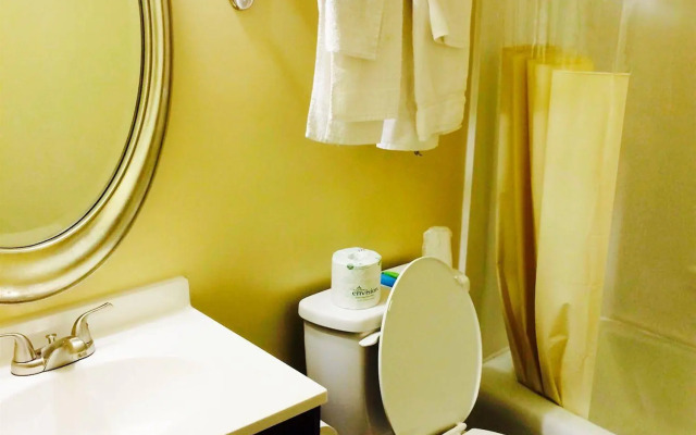 Sullivan Trail Inn & Suites