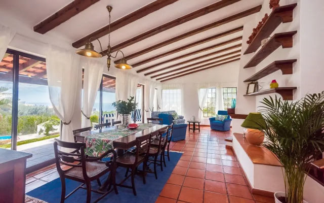 Ericeira Villa Surf Camp Hostel