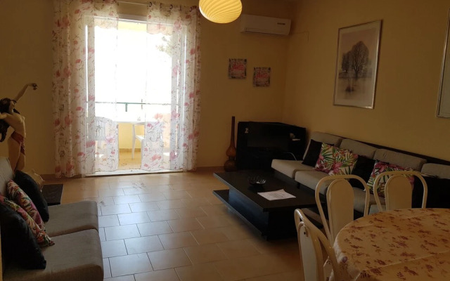 Glyfada Two Floors Maizonette Aa2 62