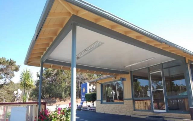 Monterey Surf Inn