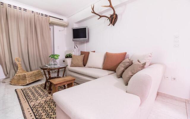 3 Bedroom apt in Athens With Acropolis View