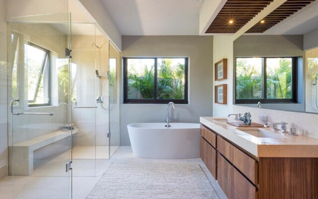 Sunny Vacation Villa 66