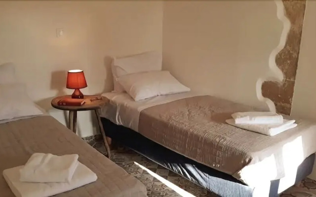 Veroniki'S Traditional House