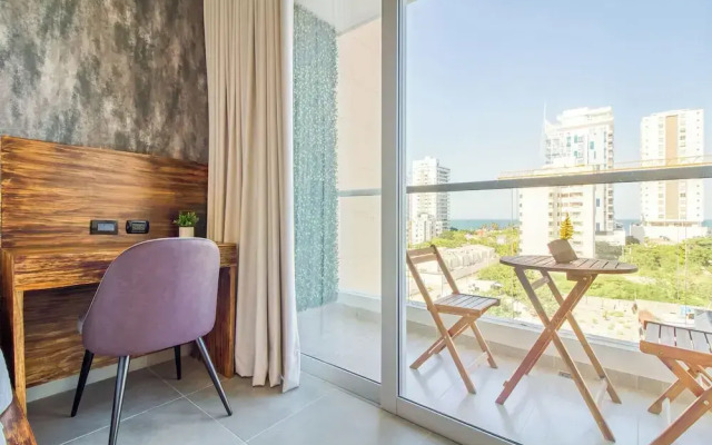 Salguero Suites By HostPro