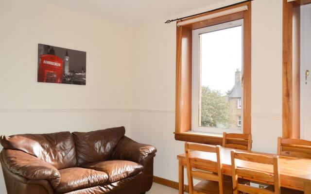 2 Bedroom Apartment Near Leith Walk