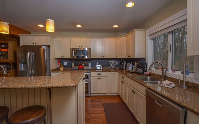 Lakeside Story 6 Bedroom House