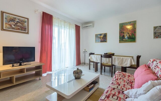 Stunning Home in Pula With Wifi and 2 Bedrooms