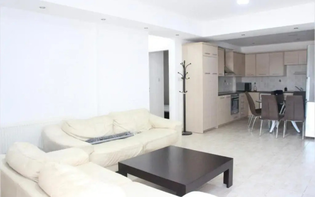 Lovely 2 bedroom ground floor apartment