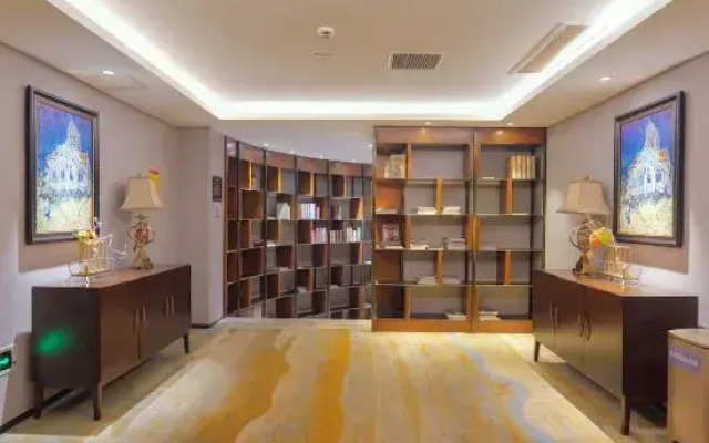 James Joyce Coffetel (Yancheng Helan Huahai)