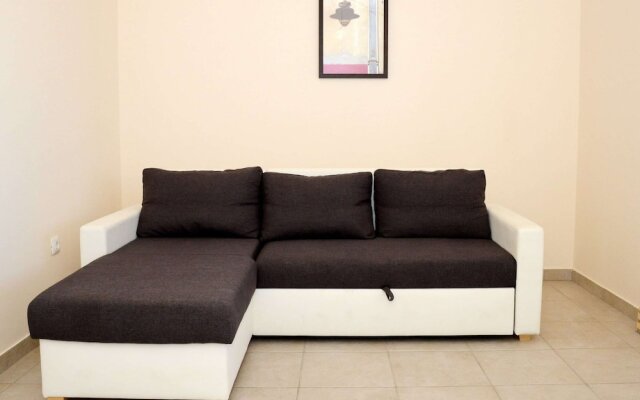 Apartment in Ljubac With Barbecue