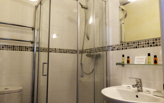 Fort d'Auvergne Hotel