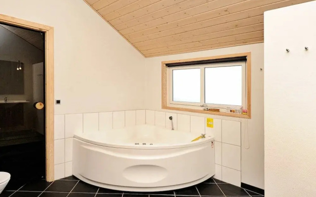Spacious Holiday Home in Oksbol near Water Park