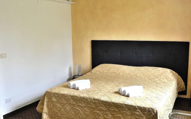 Villa del Filar With Pool