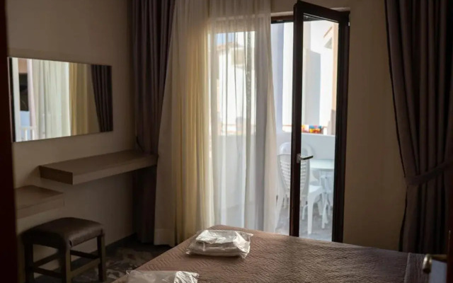 Ekavi Hotel