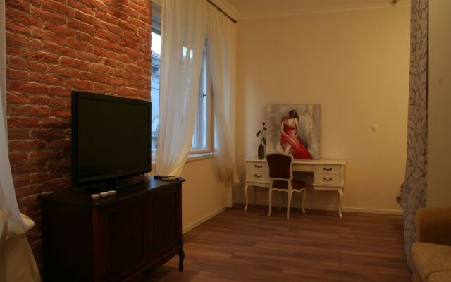 Banica Apartments & Rooms