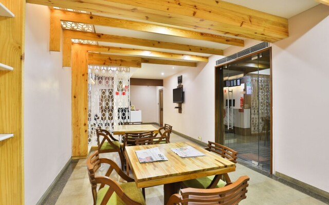 OYO 13420 Hotel Adendip Inn