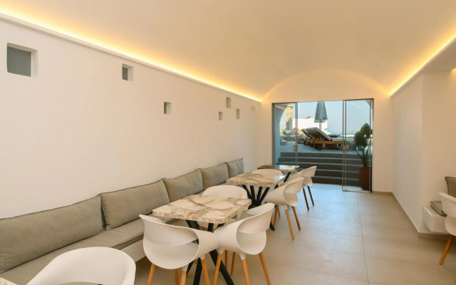 Yperia Hotel