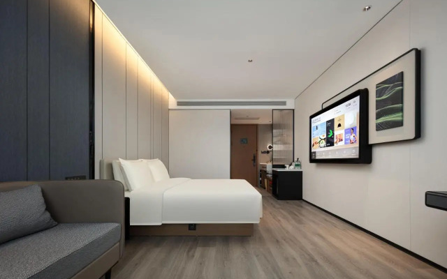 Home Inn Plus Shanghai Wujiaochang