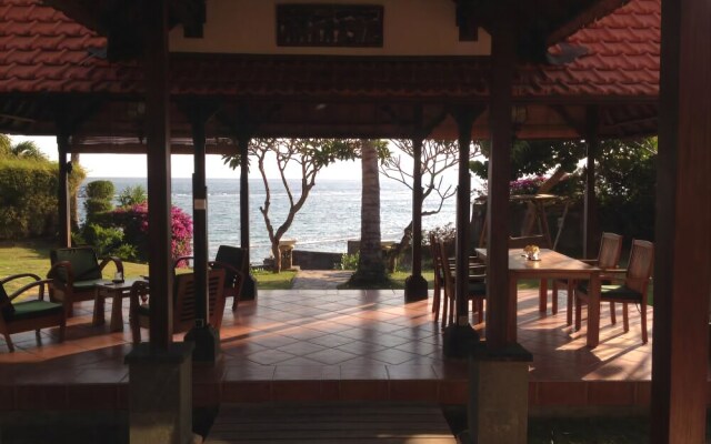 Rumah Imbang Villa - Candidasa