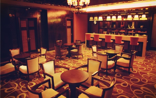 Dali Art Golf Hotel