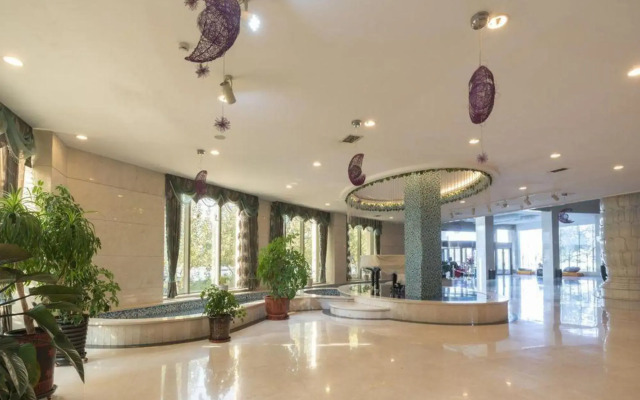 Qitai yunchuang Garden Hotel