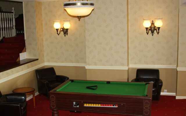 Sandown Hotel