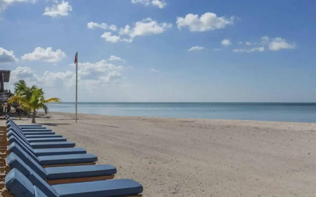 Aak-Bal All Suite Resort