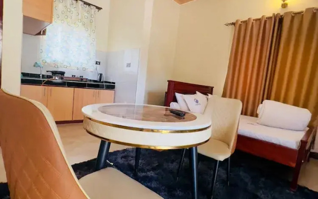 golden hotel and apartments