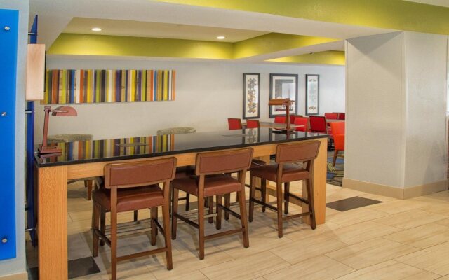 Holiday Inn Express & Suites Port Charlotte, an IHG Hotel