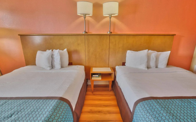 Seashire Inn & Suites