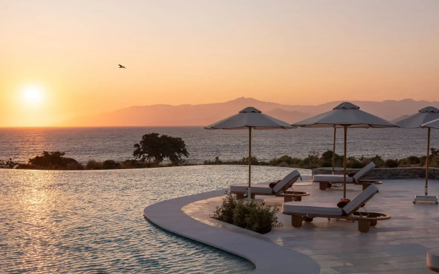 Vione Paros Hotel