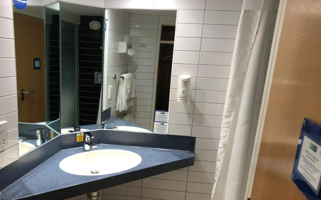 Holiday Inn Express Glenrothes by IHG