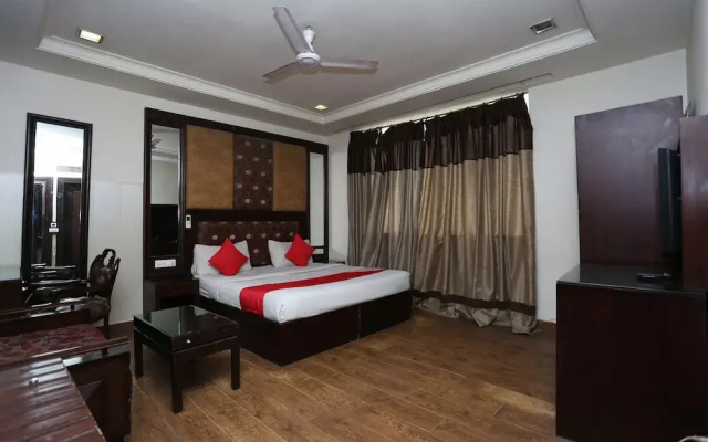 The Grand Hotel by OYO Rooms