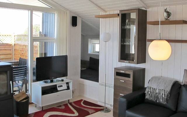 Cozy Holiday Home in Vaeggerlose With Whirlpool