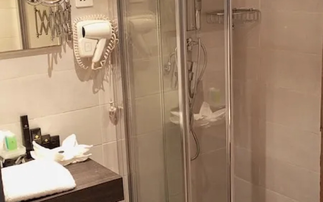 Platinum Cocotiers Hotel