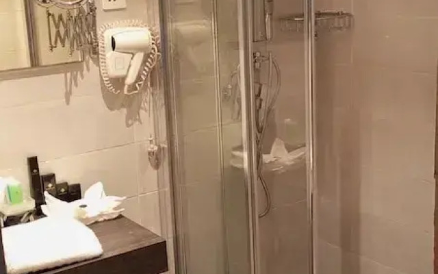 Platinum Cocotiers Hotel