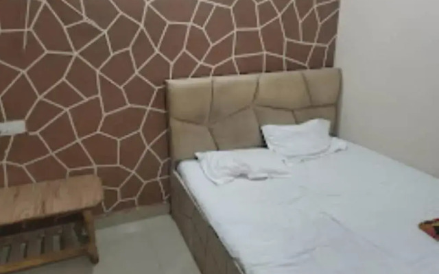 Goroomgo Hotel Rajawat Madhya Pradesh