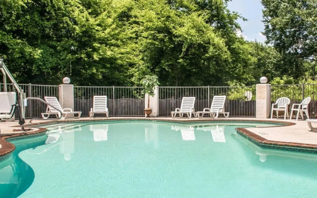 Americas Best Value Inn Opelika