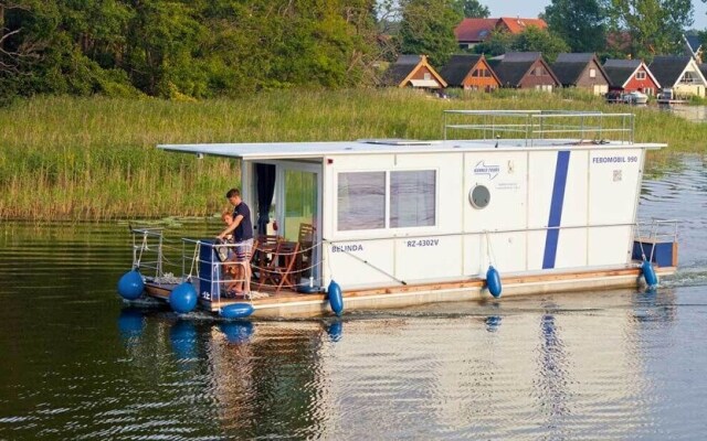 Kuhnle-Tours Hafendorf Müritz