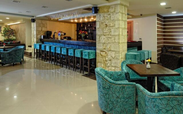 Mistral Mare Hotel