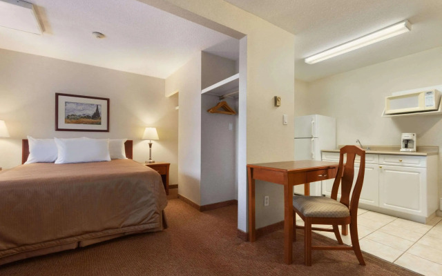 Travelodge by Wyndham Langley