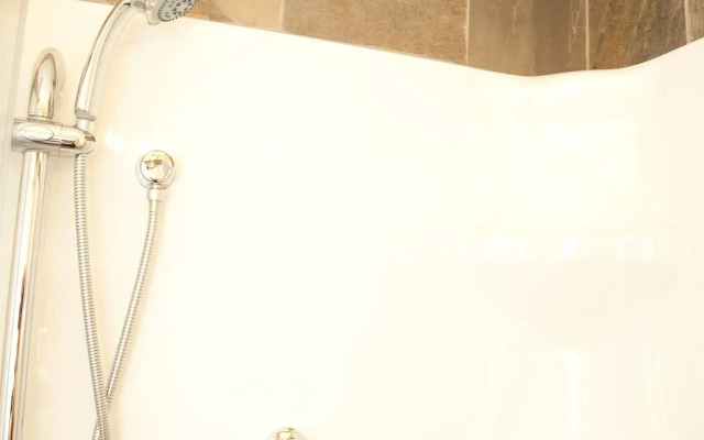 Auberge de La Tour du Lac