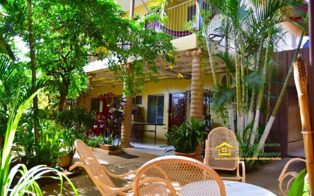 Hotel y Apartamentos Los Cisneros